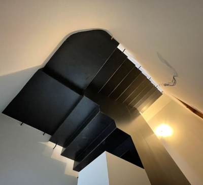 Bild von Treppe aus Schwarzstahl Zuoz